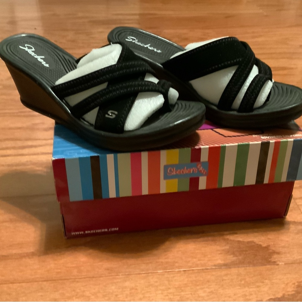 Skechers Black Rumblers - Beautiful People